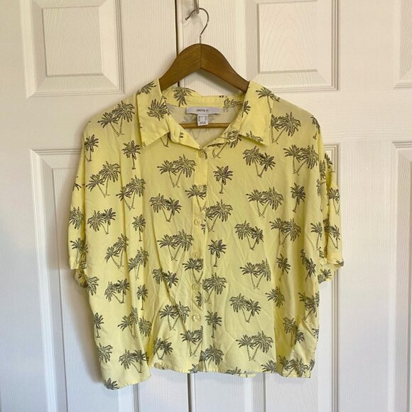 Forever 21+ - Palm tree Yellow button up Crop - Picture 4 of 8